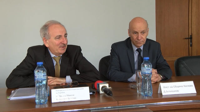 За организиране на съвместен бизнес форум през пролетта се договориха кметът на Хасково Добри Беливанов и посланикът на Украйна Микола Балтажи