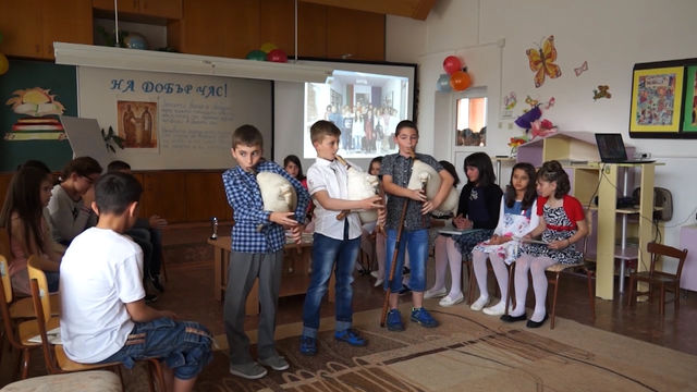 Четвъртокласници се разделиха със сълзи на очи с любимата си учителка Тоска Капитанова