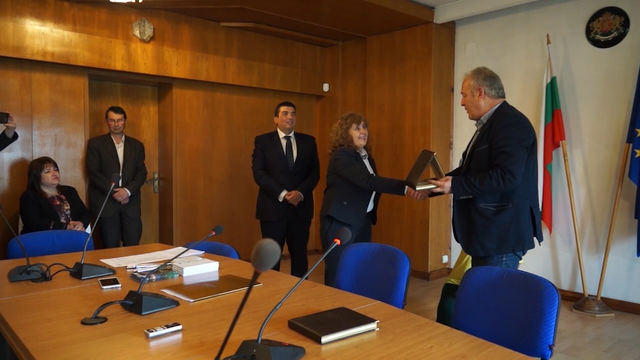 Смолянски гимназисти завоюваха челните позиции в национална надпревара за ученически фирми и компания