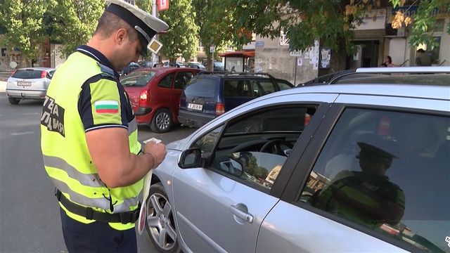 Нови масови проверки по възловите кръстовища в Хасково
