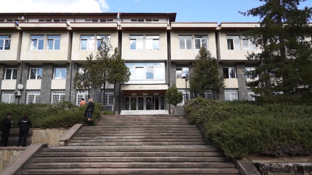 За контрабанда на цигари - две години условна присъда