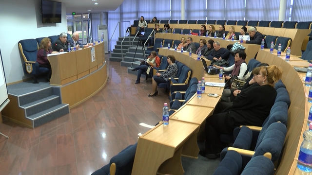 100 потребители са получили безплатни почасови социални услуги в домашна среда